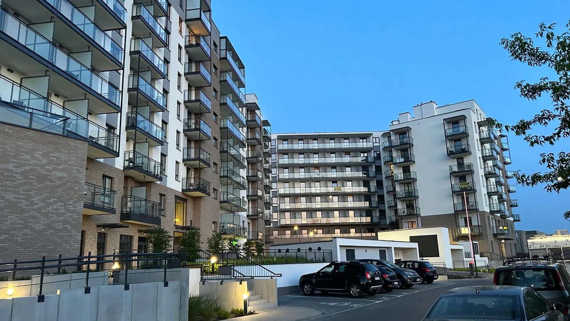 133 Modern Warsaw Apartments Poland